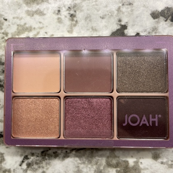 4 Joah eyeshadow palettes - Picture 4 of 4